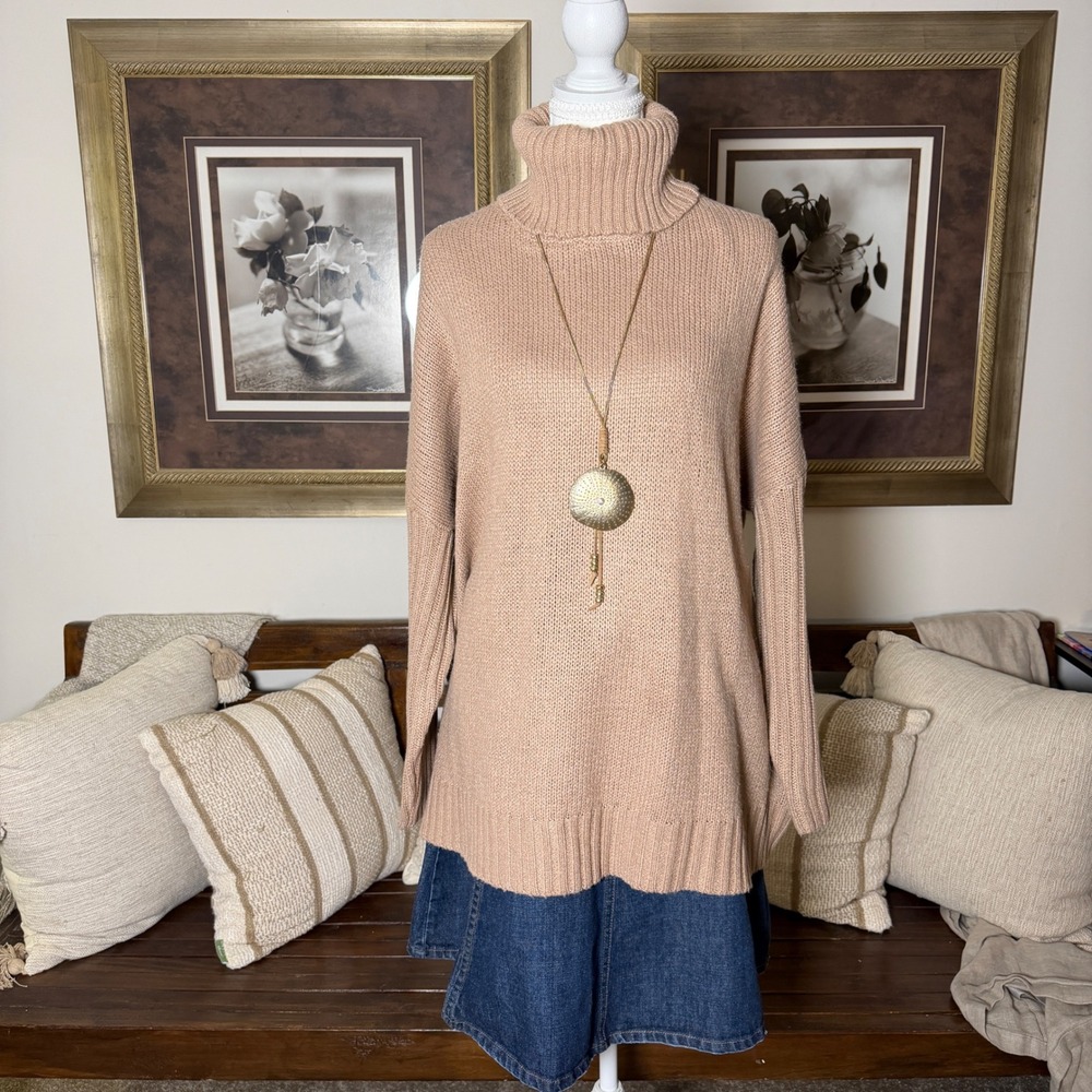 Turtleneck Tunic Sweater Size L Tan Polyester Knit Long Sleeve Ribbed Trim